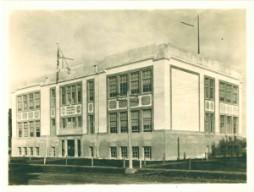 Amos Davis School