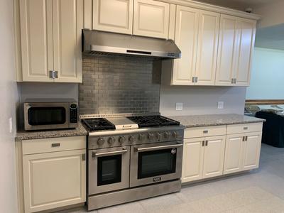 kitchen stove 